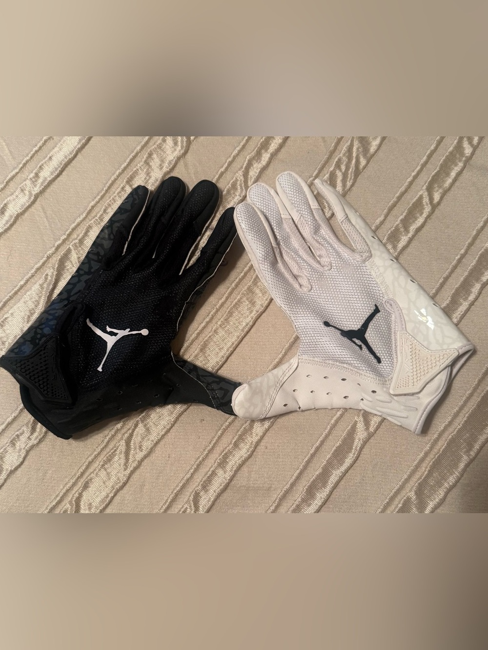 JORDAN MEN JET 7.0 FOOTBALL GLOVES
